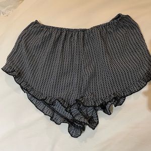 Brandy Melville ruffle shorts size small